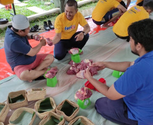 Momen Idul Adha, ASDP Salurkan Ratusan Kilo Daging Kurban