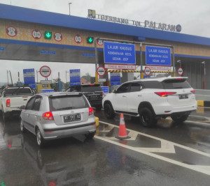 Volume Kendaraan Meningkat Pada Sejumlah Ruas Tol  Jasa Marga  di Luar Jawa