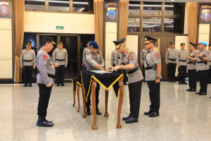 17 Personil Pati Polri Ikuti Upacara Kenaikan Pangkat 