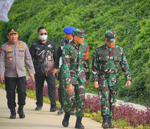 Panglima TNI Dampingi Presiden RI Tinjau Embung MBH dan Sumbu Kebangsaan di IKN