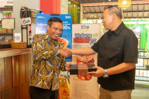 Dirut Bank BTN Berikan Apresiasi Kepada Pemilik Resto