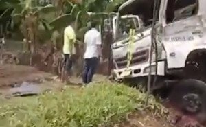 Truk Terjun Bebas Dari Tol Cibitung