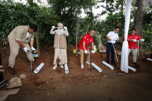 Cegah Banjir dan Longsor KAI Bangun Ribuan Lubang Biopori dan Penanaman Pohon