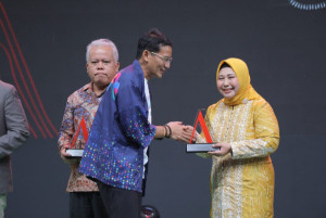 Sejumlah Tokoh dan Lembaga Kreatif  Mendapatkan Anugerah  IDeaward