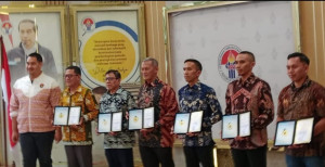 Menpora Beri Penghargaan Insan Olahraga 2024