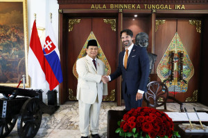 Menhan SlovakiaLakukan Kunjungan Kehormatan ke Ptabowo
