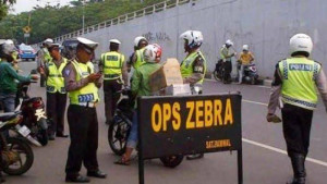 Jelang Pelantikan Presiden ....Siapkan Kelengkapan Surat - Surat Sebelum Berkendara.....