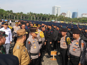 Polri dan TNI Kerahklan Ribuan Personilnya Pada Hari Pencoblosan  Pilkada Serentak