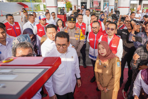 Mentri Perdagangan dan Dirut Pertamina Patra Niaga Tinjau SPBU Sleman Yang Di Segel