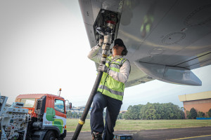 Pemerintah Turunkan Harga Tiket Pesawat, Pertamina Berikan Harga Khusus Avtur di 19 Bandara  Selama Nataru