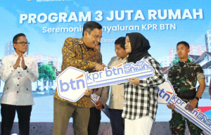 Akad Massal KPR BTN Sukses .....