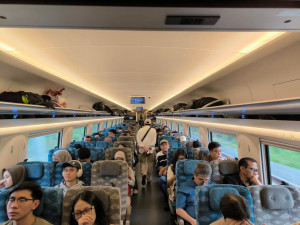 Naik Kereta Cepat  Jakarta-Bandung Cukup Rp175 Ribu 