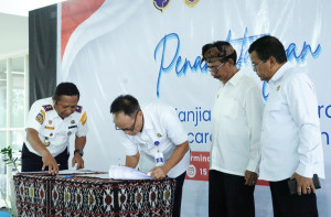 Ditjen Darat Teken Penyerahan  Hibah Dermaga dan Penerangan  di Wilayah NTT