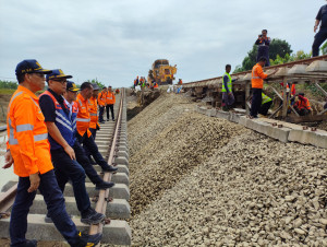 Akibat Banjir,  Jalur  Semarang Tawang – Cepu – Surabaya Pasar Turi Terganggu