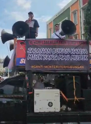 Hari Pertama Stop Operasi Truk, Priok Semrawut, APTRINDO:  Menhub Kurang Paham