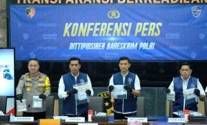 Penipuan Online Berkedok Fake BTS dan SMS Blast, Dua WNA Cina Ditangkap di SCBD