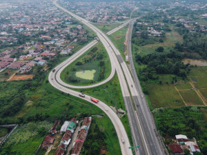 Empat Ruas Tol di Sumut  Kaltim  dan Sulut  Dipadati Kendaraan Para Pemudik