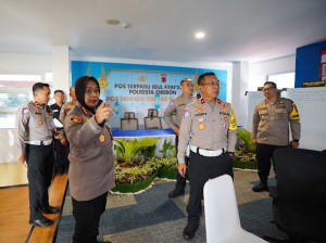 Arus Mudik, Personel  Polri Lakukan Pengamanan  di Jalur Rawan Macet
