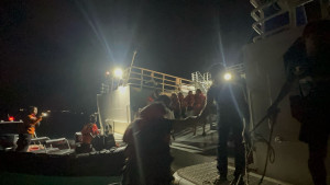 KMP Mutiara Ferindo 2  Terbakar di Perairan Banten,  Bakamla RI Evakuasi 12 ABK 