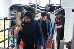  Sebanyak  780 Ribu Pemudik dan 200 Ribu Unit Kendaraan  Kembali Menyeberang ke Jawa 