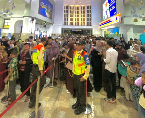 KAI Commuter Line Mencatat Pertumbuhan Volume Penumpang Selama Angkutan Lebaran