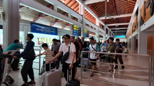 Selama Periode Angleb  Penumpang  Udara Hanya  Naik Dua Persen  