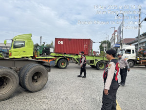 Polri Terjunkan Pasukan Atasi Kemacetan di Tanjung Priok