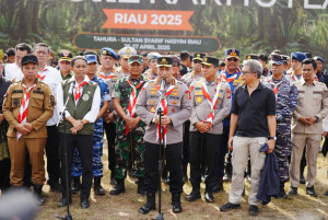 Kapolri dan  Menteri Kehutanan Hadiri Jambore Karhutla Riau 2025,