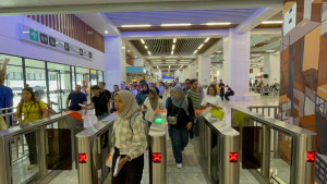 Libur Hari Buruh,  Kereta Cepat Whoosh  Dipadati Penumpang