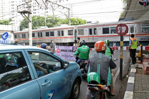 Buntut Sopir Truk Terobos Perlintasan,  KAI Commuter Ambil Langkah Hukum