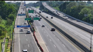 Pasca Libur Ruas Layang MBZ Dibajiri Kendaraan Arus Balik ke Jakarta