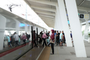 Tiket KA Cepat Whoosh Rp 75 Ribu Selama Libur Sekolah