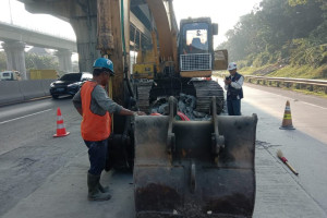 Ruas Tol Jakarta-Cikampek Kembali Diilakukan Perbaikan