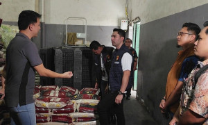 Pastikan Tidak Ada Penimbunan Polda Metro Jaya Sidak Gudang Beras