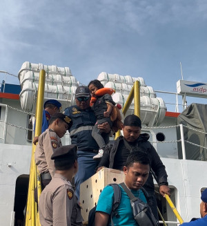 KMP  Gill  Iyang  Alami Insiden, 220 Penumpang dan 19 Awak Berhasil Dievakuasi 