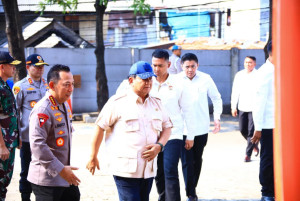 Presiden Prabowo Kunjungi Polisi Korban Kerusuhan