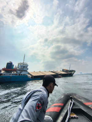 Kecelakaan Kapal di Sunda Kelapa, Bakamla RI Respon Cepat Lakukan Penyelamatan