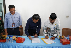 Masyarakat Sekitar Jalan  Tol Karang Tengah Tangerang  Dapat Bantuan  Kessehatan  dari Jasamarga