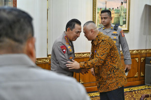 Hadapi Lonjakan Penumpang Nataru, Kemenhub Gandeng - Polri 