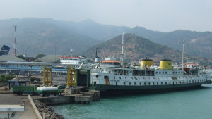 Perairan Indonesia Dikepung Kapal Tua, Solaeman B. Ponto : Harusnya Dibatasi