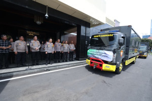 Warga Terdampak Erupsi Gunung  Semeru Dapat Bantuan Polda Jatim
