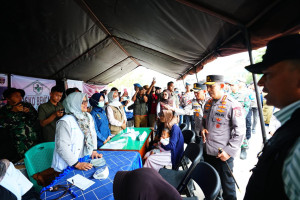 Kapolri Tekankan Percepatan Perbaikan Akses hingga Distribusi Bantuan di Lokasi Bencana Aceh