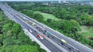 Volume Lalu Lintas Melalui Ruas Layang MBZ  Pada H-6 Libur Panjang Nataru  Meningkat 