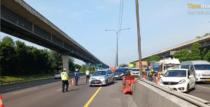 Hindari Kemacetan, JTT Berlakukan Contraflow KM 47 - KM 65 Arah Cikampek Ruas Jalan Tol Jakarta-Cikampek