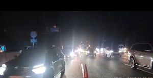 Urai Kepadatan Lalin,  JTT Lakukan Contraflow dari KM 65 Arah Jakarta di Ruas Jalan Tol  Jakarta–Cikampek 