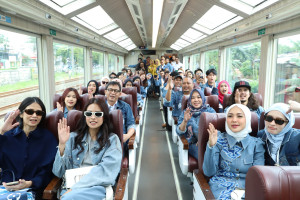 Kereta Panoramic  Favorit Wisata Saat Libur Nataru