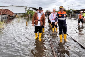 Banjir Terjang  Rel Kereta Api, Menhub Dudy Angkat Bicara, Siagakan Tim Sarana dan Prasarana