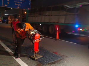 Jasa Marga Kebut Perbaikan Ruas Tol  Jakarta - Cikampek  Jelang Arus Mudik Lebaran