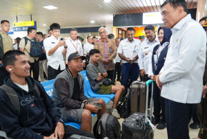 Menko Polkam Pantau Kesiapan Mudik di Bandara dan Stasiun KAI Yogyakarta