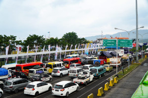 Antrean Kendaraan Mengular di Gilimanuk, ASDP Terapkan Pola TBB Untuk Mengurai